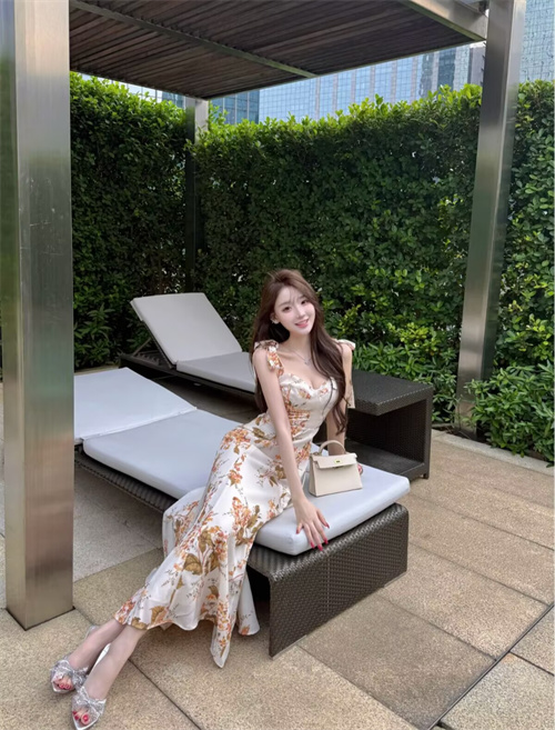 主打全国极品外围，学妹，网红，空姐，洋酒，QQ:13615387